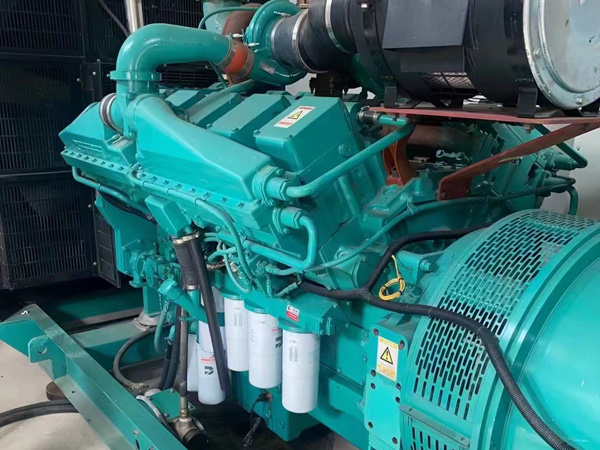 泰安更换100kW柴油发电机组机油时，需要注意哪些事项？